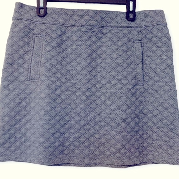 Loft Mini Quilt Pattern Skirt Size L - Picture 1 of 8